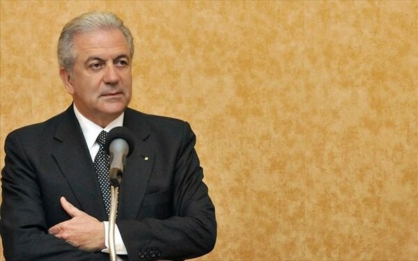 Αβραμόπουλος: Να στείλετε πίσω στις πατρίδες τους όσους μετανάστες δεν δικαιούνται άσυλο