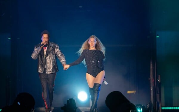 Το σόου της χρονιάς από την Beyoncé και τον Jay-Z: Η πρεμιέρα της παγκόσμιας περιοδείας τους ήταν υπερθέαμα