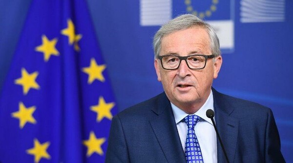 Γιούνκερ: Η Ευρωζώνη δεν είναι αντιμέτωπη με νέα κρίση