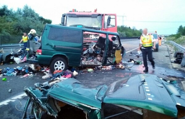 Τραγωδία στην Ουγγαρία: Τροχαίο με 9 νεκρούς - Ο οδηγός μετέδιδε live στο Facebook (ΒΙΝΤΕΟ)