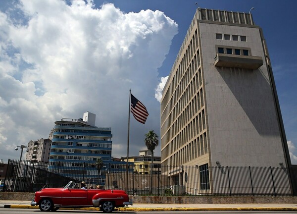 Τι συμβαίνει με τις μυστηριώδεις «ηχητικές επιθέσεις» σε βάρος Αμερικανών διπλωματών στην Κούβα