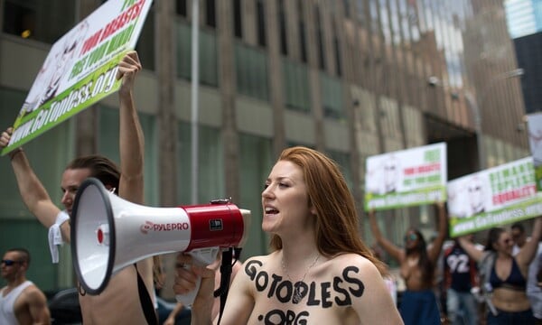 Τόπλες παρελάσεις για το #Freethenipple