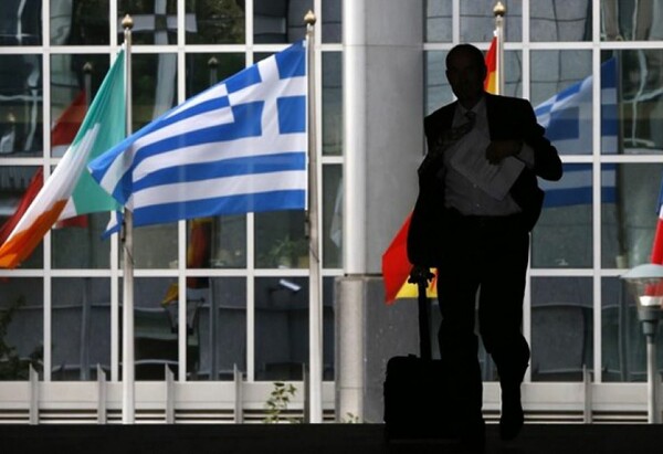 Εμπλοκή στην διαπραγμάτευση - Oμαδικές απολύσεις και συλλογικές συμβάσεις τα αγκάθια