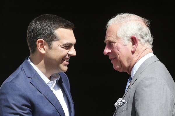 Στο Μαξίμου ο πρίγκιπας Κάρολος - «Ορόσημο η επίσκεψη για τις σχέσεις Ελλάδας και Βρετανίας» είπε ο Τσίπρας