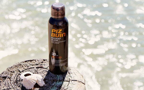 ΝΕO PIZ BUIN® INSTANT GLOW Spray