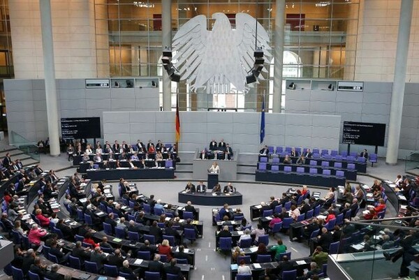 Τimes: Περισσότεροι από 100 βουλευτές της Μέρκελ αντιδρούν σε συμφωνία