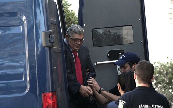 Η Χρυσή Αυγή από σήμερα στο εδώλιο