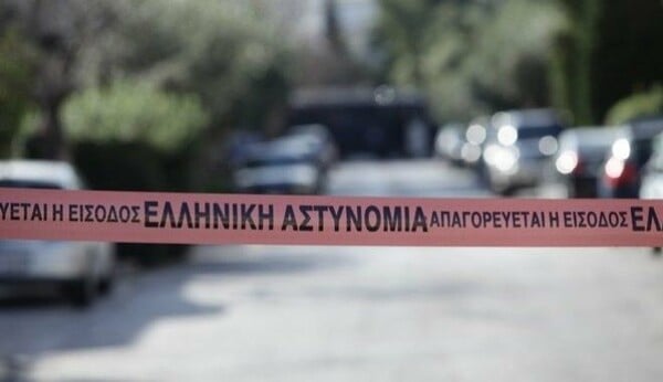 Ελεύθερη με περιοριστικούς όρους η 22χρονη μητέρα του νεκρού βρέφους στη Νέα Σμύρνη