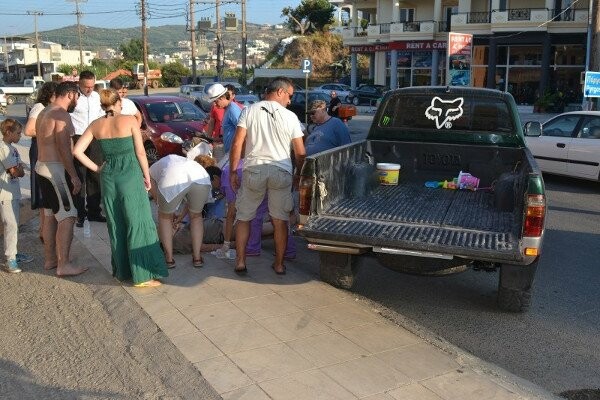 Κρήτη: Στην καρότσα αγροτικού μεταφέρθηκε στο Κέντρο Υγείας τραυματισμένη τουρίστρια