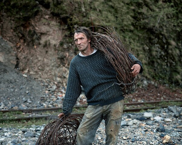 Ο Tamas Dezso φωτογράφισε με λυρικό τρόπο την αγροτική Ρουμανία