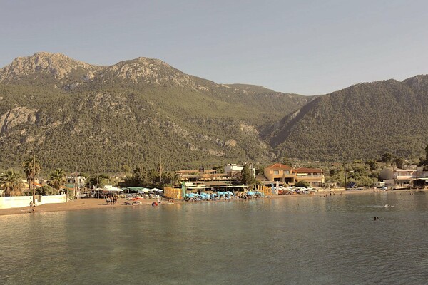 Το Cariocas Beach Bar γίνεται 20 χρονών και το γιορτάζει όπως πρέπει όλο τον Ιούλιο