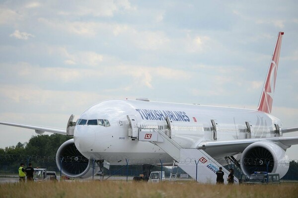 Αναγκαστική προσγείωση πτήσης της Τurkish Airlines μετά από απειλή για βόμβα