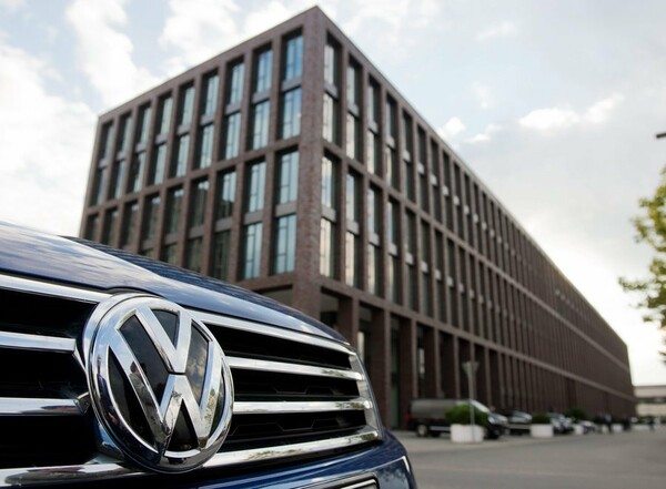 Η Ελβετία "παγώνει" την πώληση αυτοκινήτων του ομίλου Volkswagen