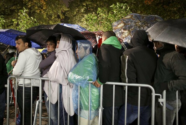 436.000 πρόσφυγες λαμβάνουν κοινωνικά επιδόματα στη Γερμανία
