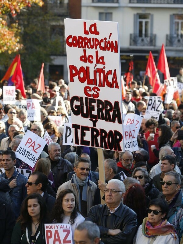 "Όχι στο πόλεμο της Συρίας" ήταν το σύνθημα των διαδηλώσεων σήμερα στη Μαδρίτη