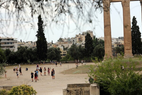 Τα πρώτα στοιχεία: 2,9 εκατομμύρια τουρίστες στην Ελλάδα μόνο το πρώτο τετράμηνο της χρονιάς