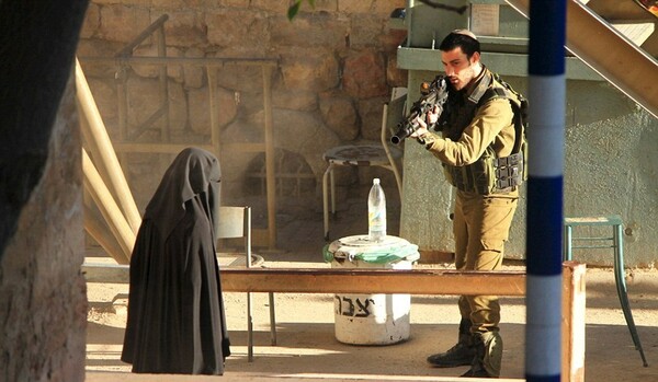 Ισραηλινός στρατιώτης εκτελεί εν ψυχρώ 19χρονη Παλαιστίνια