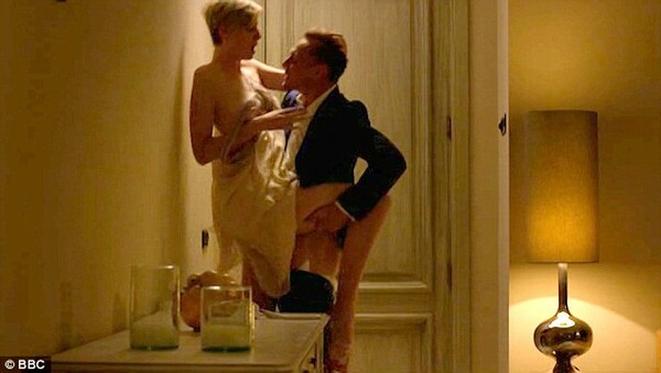 To BBC ξαναχτυπά- Τα γυμνά οπίσθια του Tom Hiddleston γίνονται θέμα στη Βρετανία