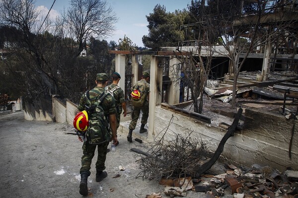 Η ΠΟΕΔΗΝ καταγγέλλει τεράστια λάθη του υπουργείου Εθνικής Άμυνας στην περισυλλογή των πυρόπληκτων