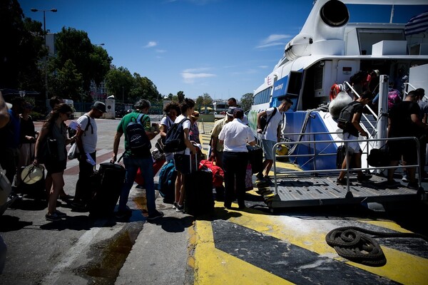 Αυξημένη παραμένει η κίνηση στα λιμάνια- Χτες αναχώρησαν 57.774 επιβάτες