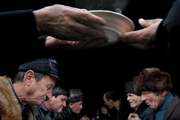 Ο Tamas Dezso φωτογράφισε με λυρικό τρόπο την αγροτική Ρουμανία