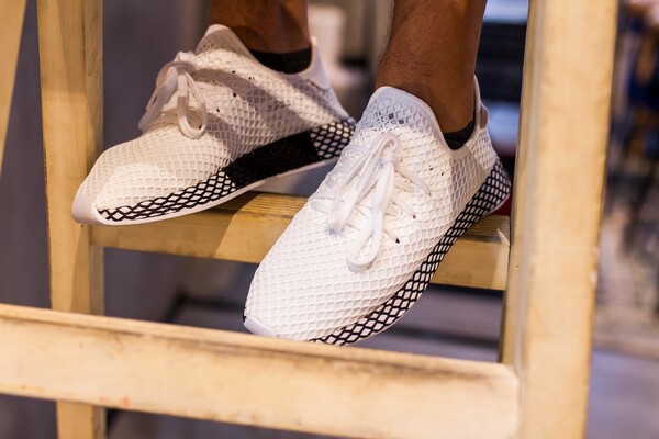 DEERUPT: Μια disruptive έκθεση τέχνης από τα adidas Originals