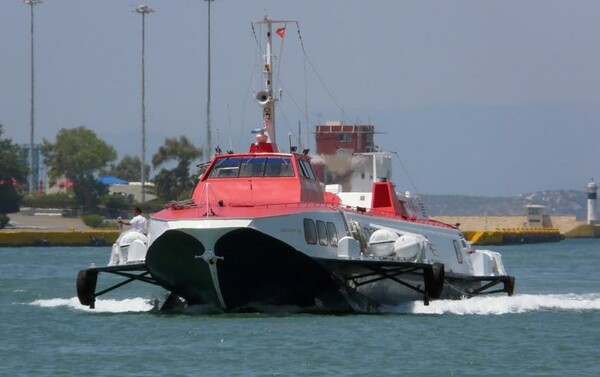 Ταλαιπωρία για περισσότερους από 80 επιβάτες στις Σπέτσες λόγω μηχανικής βλάβης