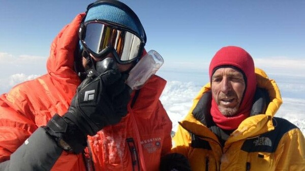 Δύο κορυφαίοι Έλληνες ορειβάτες ξεκινούν μια δύσκολη αποστολή στα Ιμαλάια