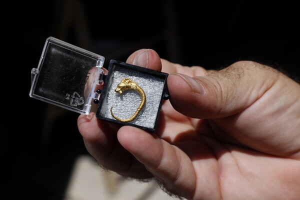 Χρυσό σκουλαρίκι της πρώιμης ελληνιστικής περιόδου ανακαλύφθηκε στην Ιερουσαλήμ