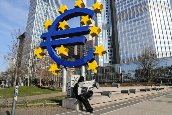 Η ΕΚΤ θα εξομαλύνει την χαλαρή νομισματική της πολιτική