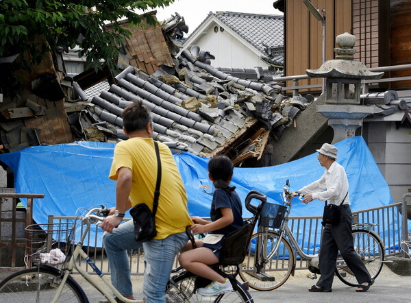 Ιαπωνία: Τουλάχιστον 3 νεκροί από τον σεισμό - Στους 300 αυξήθηκαν οι τραυματίες