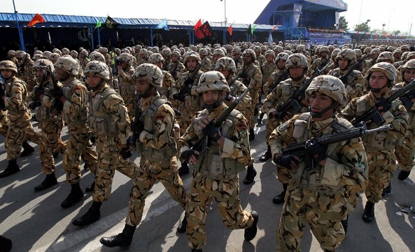 Ο ιρανικός στρατός προειδοποιεί τις ΗΠΑ ότι θα αντιδράσουν με «δύναμη» στις απειλές
