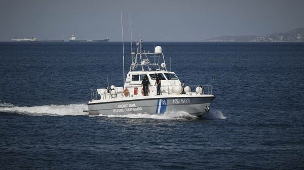 Ιστιοπλοϊκό έπιασε φωτιά ενώ έπλεε στη Ζάκυνθο και βυθίστηκε