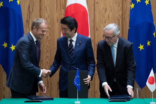 Ιστορική συμφωνία μεταξύ ΕΕ και Ιαπωνίας για το ελεύθερο εμπόριο- Το έμμεσο μήνυμα προς τον Τραμπ