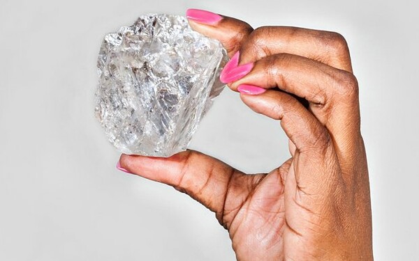 Καναδική εταιρεία ανακάλυψε τεράστιο διαμάντι