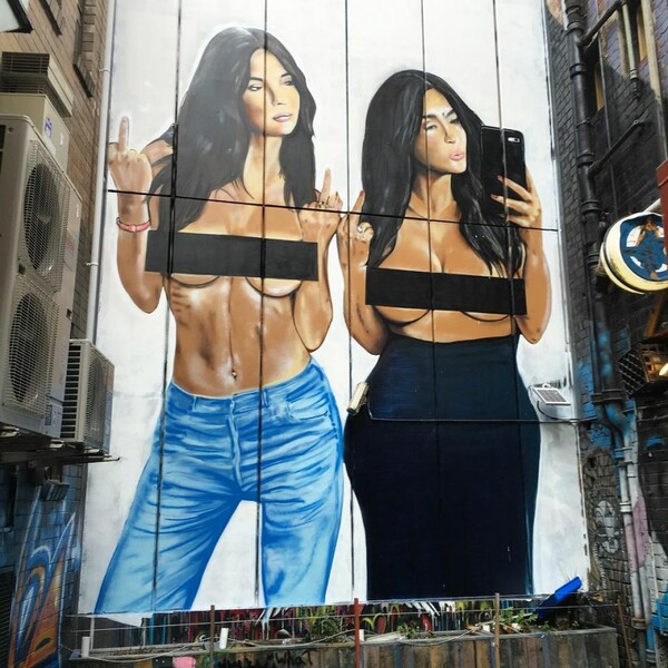 Η Μελβούρνη αποφάσισε για πρώτη φορά να μην "λογοκρίνει" mural με γυμνές selfie