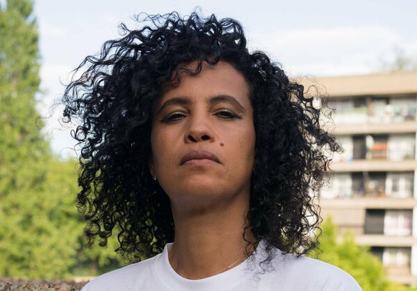 Ακούστε το νέο single της Neneh Cherry, με θέμα την προσφυγική κρίση