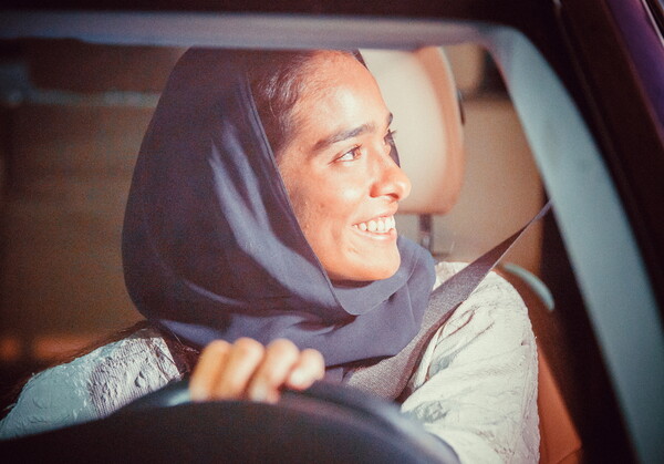 Οι γυναίκες της Σαουδικής Αραβίας πανηγύρισαν το δικαίωμα στην οδήγηση πίσω από τιμόνια