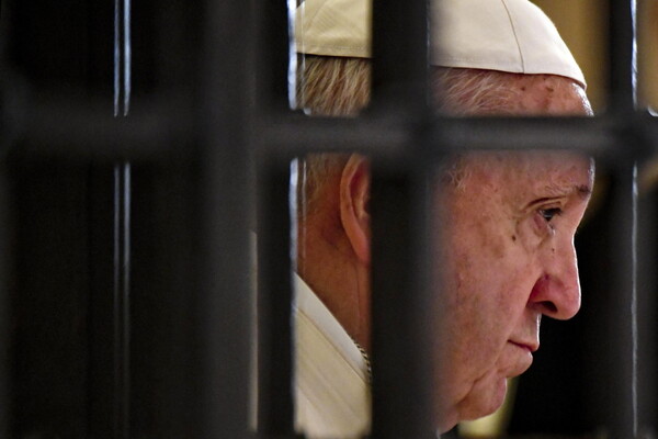 Πάπας Φραγκίσκος: Η Μέση Ανατολή κλαίει και υποφέρει, ενώ την καταπατούν για πλούτο