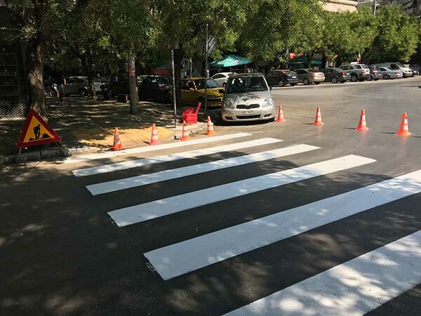 Αλλάζουν οι δρόμοι της Θεσσαλονίκης: Πλαστικά πασαλάκια, λεωφορειολωρίδες και νέες θέσεις στάθμευσης