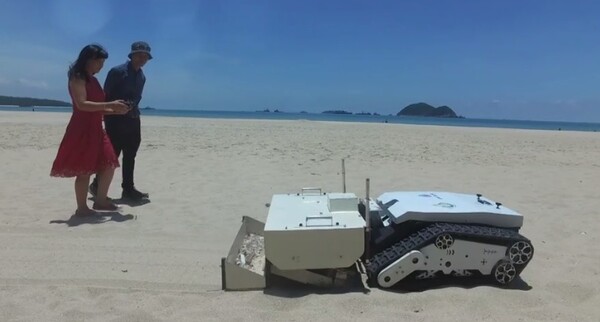 Ρομπότ καθαρίζουν τις παραλίες της Ταϊλάνδης από τα σκουπίδια των τουριστών - ΒΙΝΤΕΟ