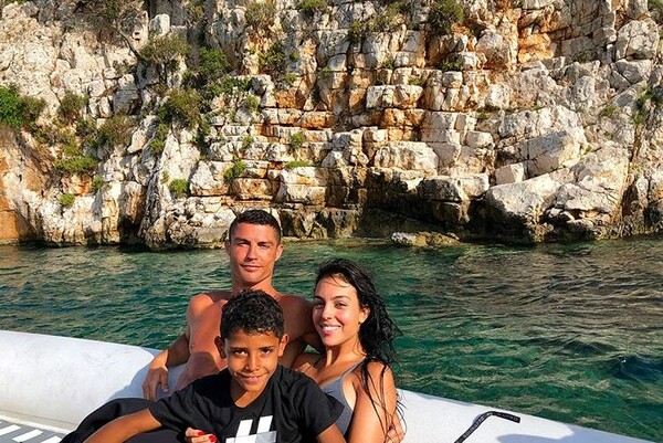 Οι διακοπές του Ρονάλντο στη Μεσσηνία - Οι φωτογραφίες με τη σύντροφό του στο Instagram