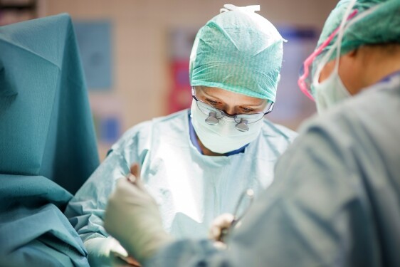 Μια πρωτοποριακή επέμβαση στο νοσοκομείο Παπαγεωργίου για τις γυναίκες που γεννήθηκαν με απλασία κόλπου