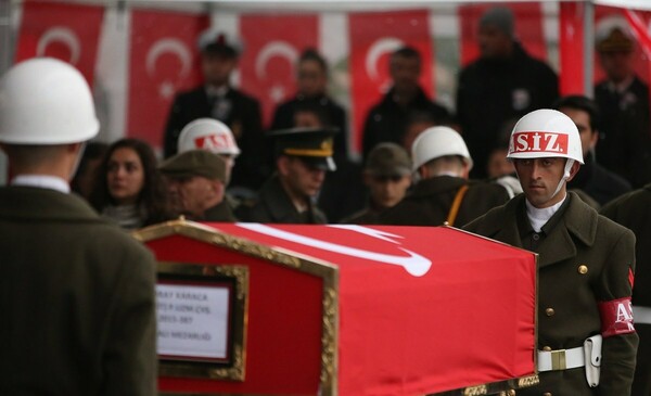 Τουρκία: Κυβερνητικό μπλόκο στην αντιπολίτευση για τις κηδείες στρατιωτών
