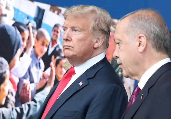 Χτύπημα από Τραμπ στην Τουρκία: Διπλασίασε τους δασμούς στις τουρκικές εξαγωγές