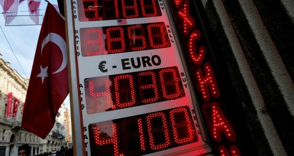 Le Figaro: Κίνδυνοι εξάπλωσης της τουρκικής κρίσης