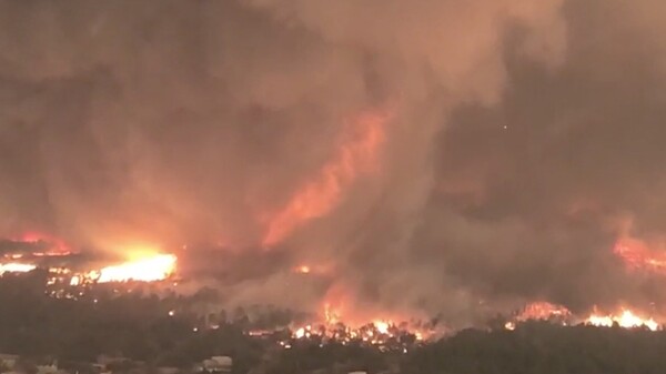 Καλιφόρνια: Ο φονικός ανεμοστρόβιλος φωτιάς που σάρωσε τα πάντα - ΒΙΝΤΕΟ