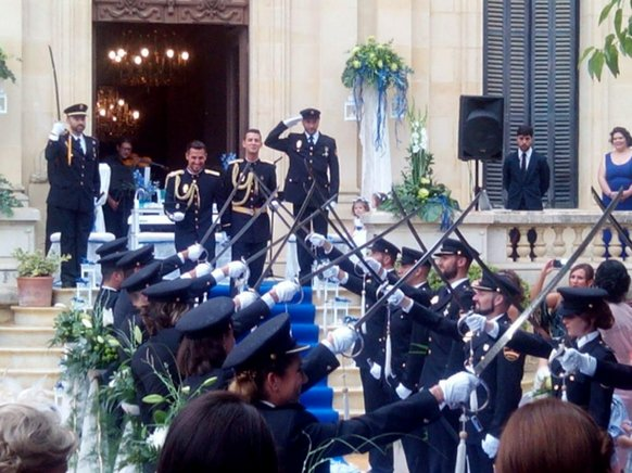 Δύο Ισπανοί αστυνομικοί σπάνε το ταμπού του γάμου μεταξύ ομοφυλόφιλων των σωμάτων ασφαλείας