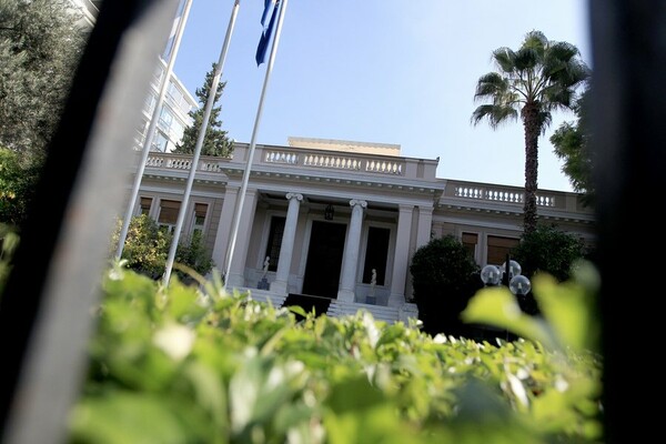 Αντιπαράθεση κυβέρνησης - ΝΔ για τους μετακλητούς υπαλλήλους