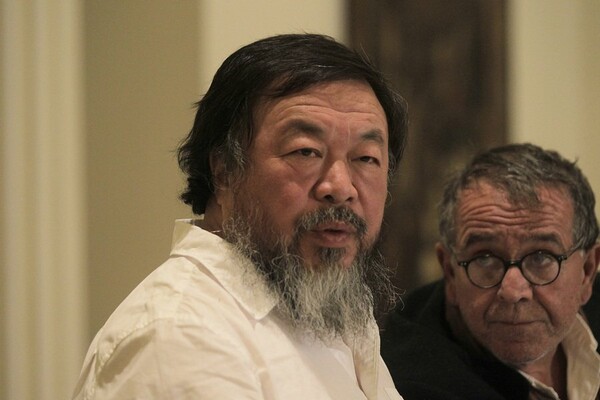 Ai Wei Wei: "Αισθάνομαι περήφανος για την Ελλάδα. Αγκάλιασε τους πρόσφυγες, δεν τους έδιωξε"